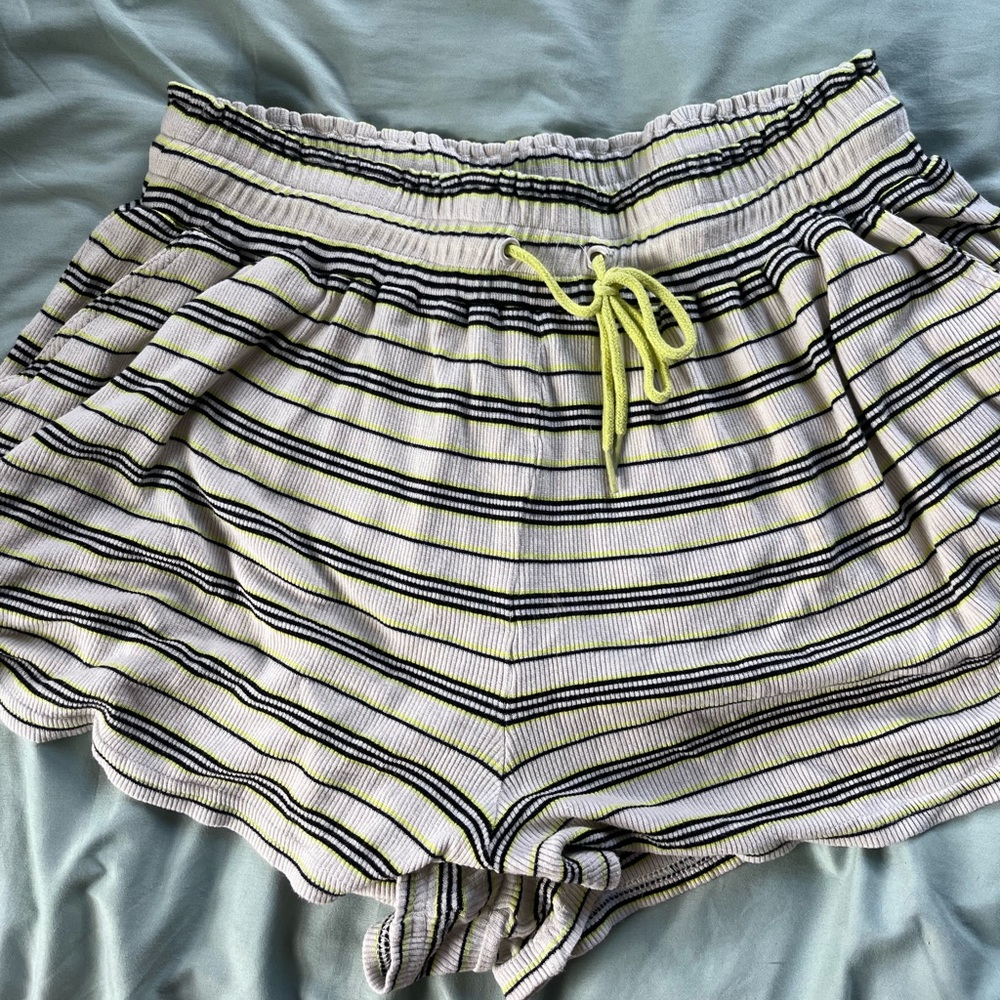 VOLCOM shorts